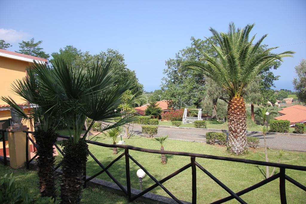 לינה וארוחת בוקר Brattiro Borgo San Cosmo Tropea מראה חיצוני תמונה