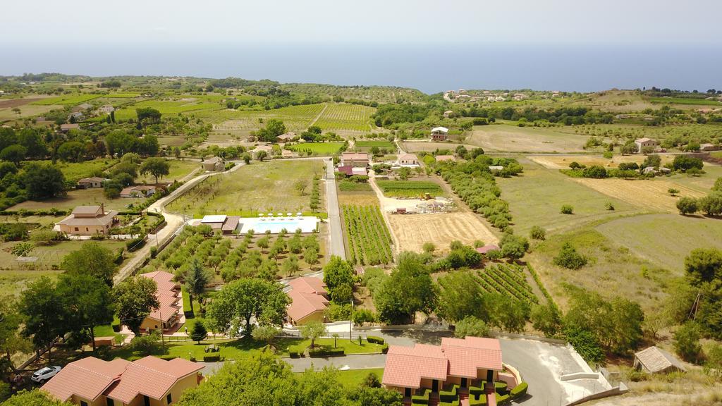 לינה וארוחת בוקר Brattiro Borgo San Cosmo Tropea מראה חיצוני תמונה