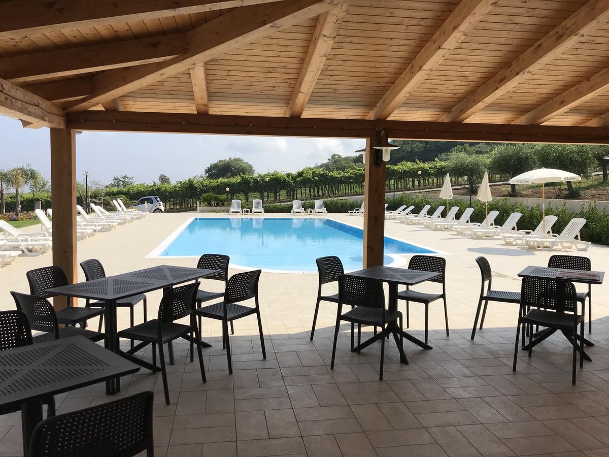 לינה וארוחת בוקר Brattiro Borgo San Cosmo Tropea מראה חיצוני תמונה
